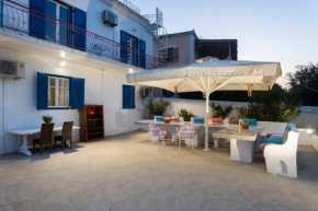 Lions' traditional house with b/q outdoor space